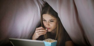 Healthy Late-Night Snacks: A Guide to Satisfying Midnight Cravings