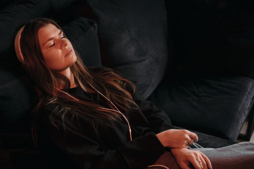 Medium shot relaxed woman with headphones