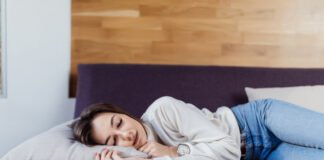 19 Simple Tips to Help You Fall Asleep Quickly