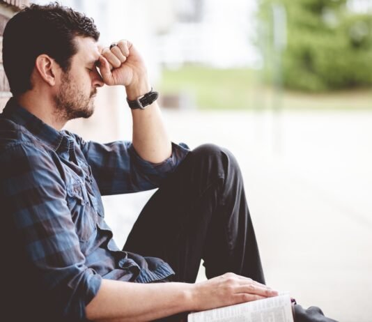 Seasonal Depression or Seasonal Affective Disorder (SAD): Causes and How to Manage It