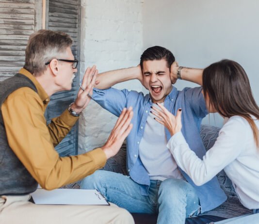 What are Family Manipulation Tactics? How to Respond to Them?